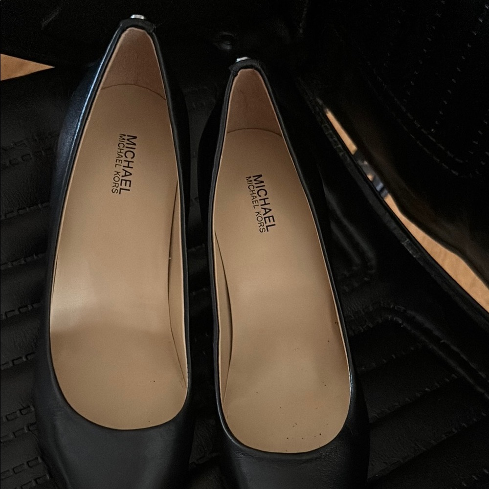 Michael Kors Black Heels Elegant Design